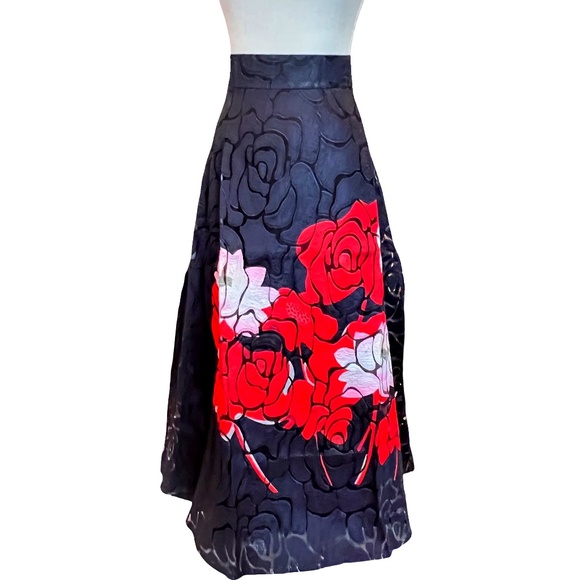 # A118   N By Nancy  Romantic Elegance   Black Red Floral  Skirt  NWT  L - Picture 1 of 4